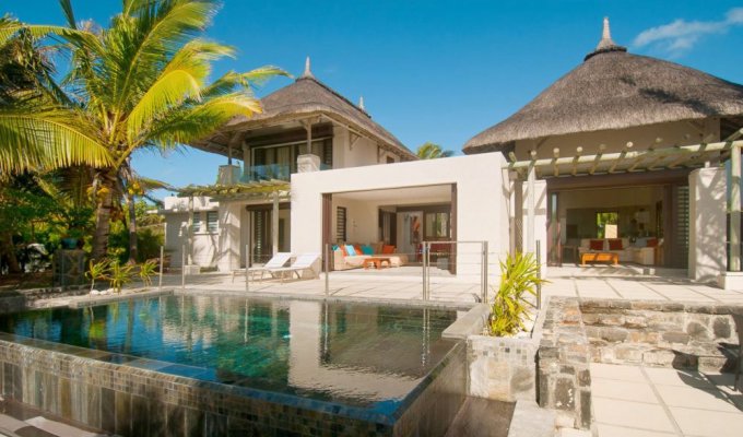 Location villa Ile Maurice pieds dans l'eau à Poste Lafayette avec personnel Cote Est