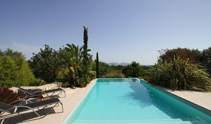 Iles Baléares Location villa luxe à Majorque Alcudia piscine chauffée vue baie