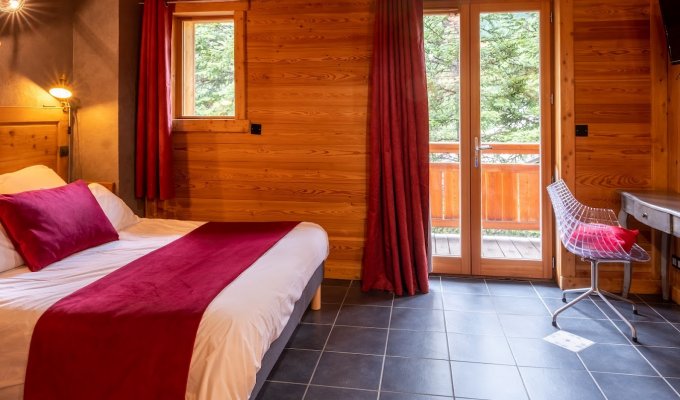 Location Chalet Luxe Serre Chevalier pied des pistes piscine chauffee spa services conciergerie
