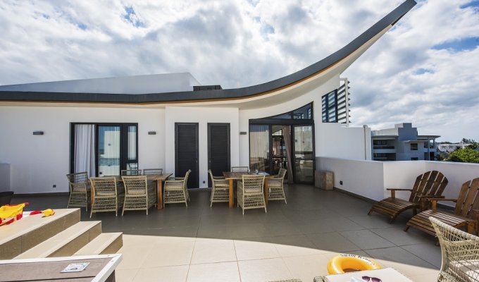 Location Penthouse en Résidence sur la plage de Roches Noires Cote Est