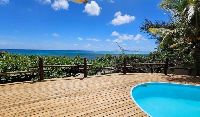 Location Villa Grand Baie sur la plage de Pointe aux Canonniers piscine & personnel Acces PMR
