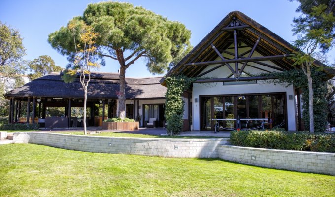 Maison pour les invités et pool house