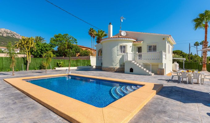 Location villa Calpe Costa Blanca avec piscine privée 3 chambres proche des plages