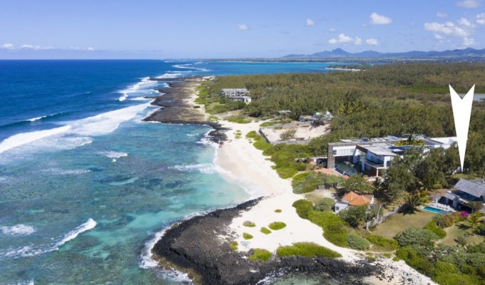 Location villa Ile Maurice pieds dans l'eau avec personnel