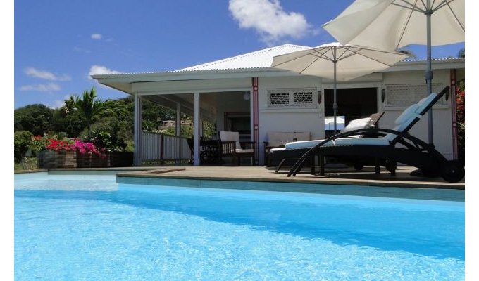 Location maison de vacances St-François en Guadeloupe avec piscine et vue sur la mer 