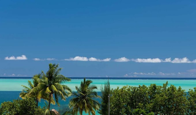 Bora Bora beach house villa rental Matira Beach with lagoon view