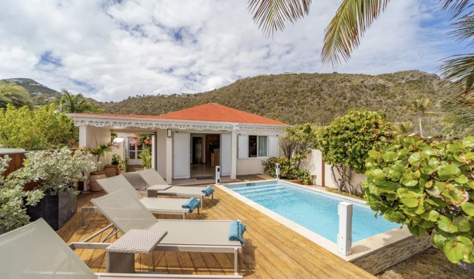 Location Villa St Barthelemy pieds dans l'eau plage de Flamands Piscine privée