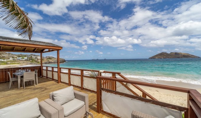 Location Villa St Barthelemy pieds dans l'eau plage de Flamands Piscine privée