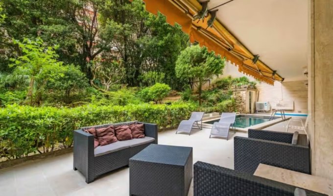 Cote d'Azur Location appartement Cannes Croisette piscine privée