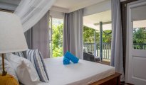 Praslin photo #10