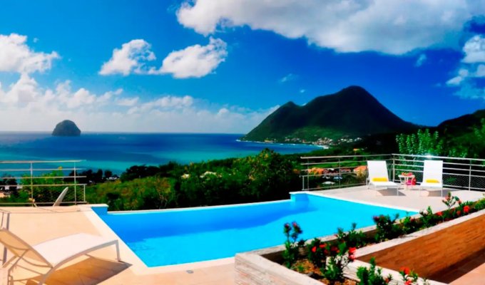 Le Diamant Location Villa Martinique avec piscine privée 300 m plage village et restaurants