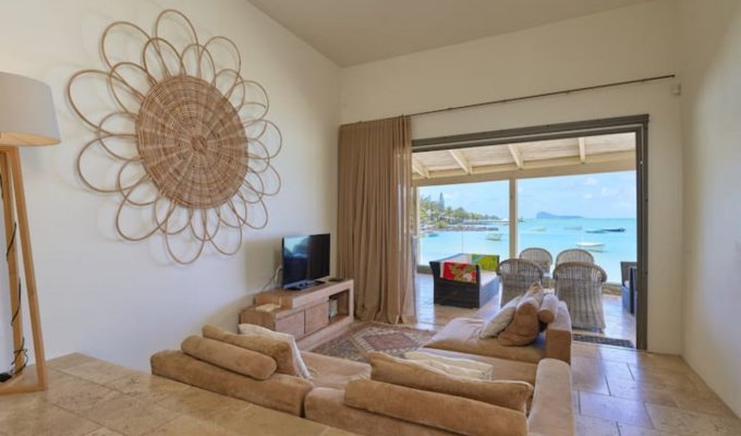 Location Villa Ile Maurice Pieds dans l'eau Grand Baie Grand Gaube Piscine & Personnel