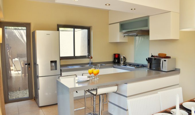 Location villa Ile Maurice Grand Baie plage 15 mins piscine et personnel