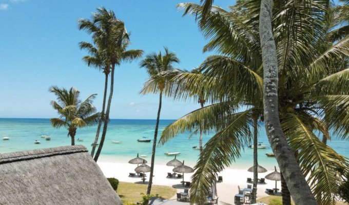 Plage de Trou aux Biches à  5 mins à pieds de la villa