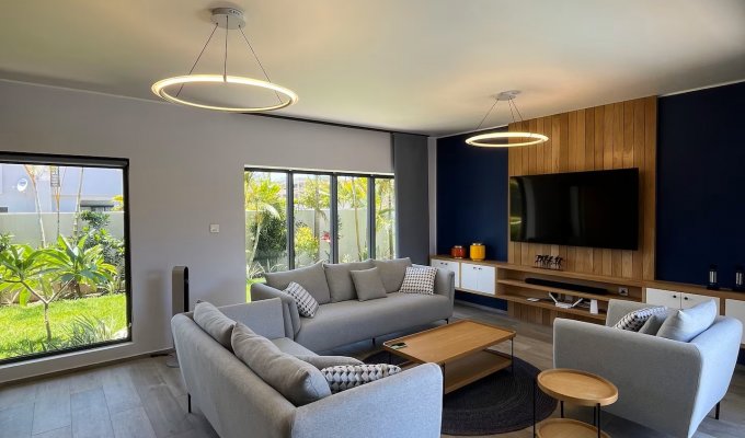 Location Villa Ile Maurice Trou aux Biches plage 5 mins à pieds piscine et personnel